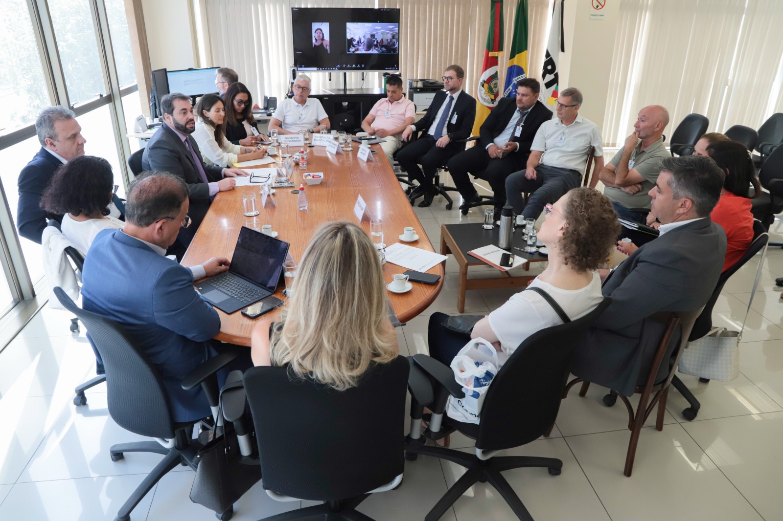 Mediação no TRT-RS debate situação de trabalhadores na troca de gestão do hospital de Gramado.